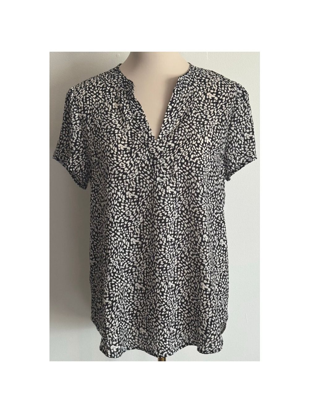 Women's Vince Camuto Blouse M Black White Short Sleeve